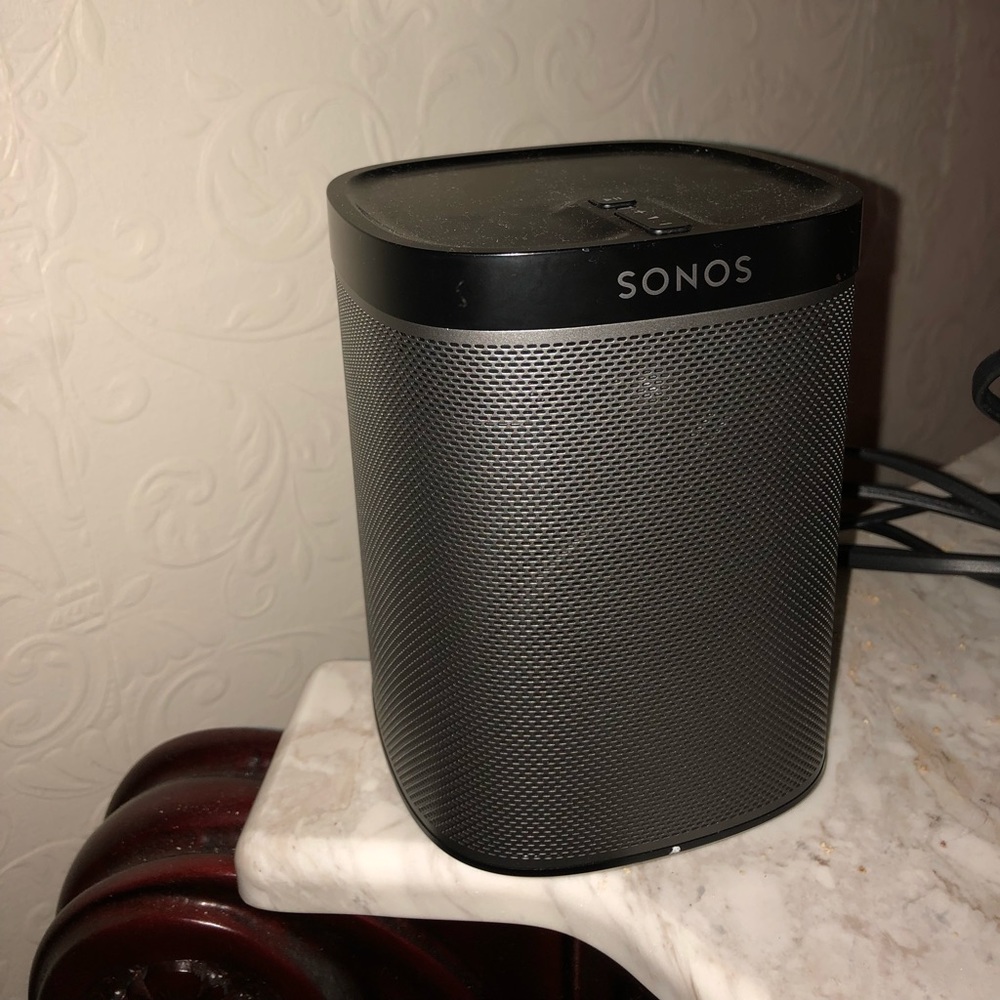 (1) SONOS PLAY 1